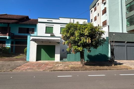 Fachada de casa à venda com 2 quartos, 130m² em Fião, São Leopoldo