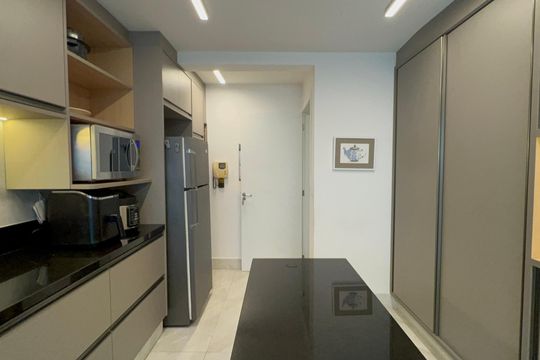 Cozinha de casa à venda com 4 quartos, 300m² em Vila Madalena, São Paulo