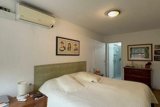 Suíte 2 de casa à venda com 4 quartos, 300m² em Vila Madalena, São Paulo