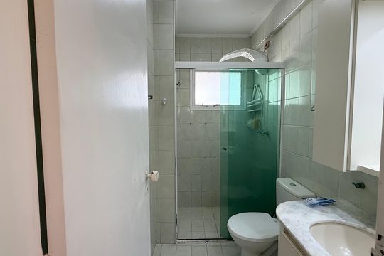 Banheiro Suíte de apartamento para alugar com 2 quartos, 66m² em Enseada, Guarujá