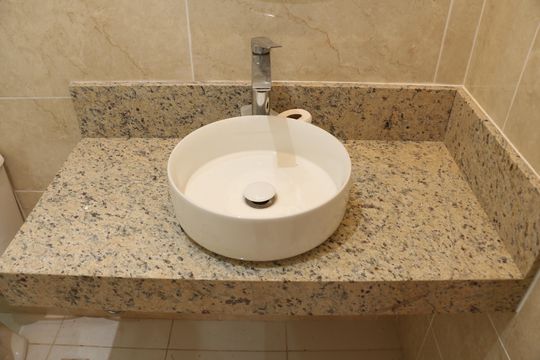 Banheiro social de apartamento para alugar com 3 quartos, 105m² em Jardim São João, Nova Iguaçu