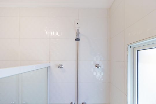Banheiro - Suíte 3 de casa para alugar com 8 quartos, 420m² em Vila Bertioga, São Paulo