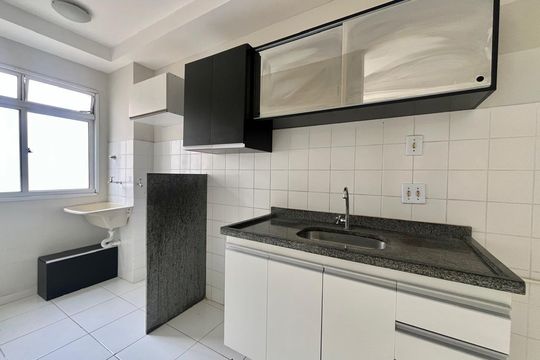 Cozinha de apartamento para alugar com 2 quartos, 55m² em Vila Satúrnia, Campinas