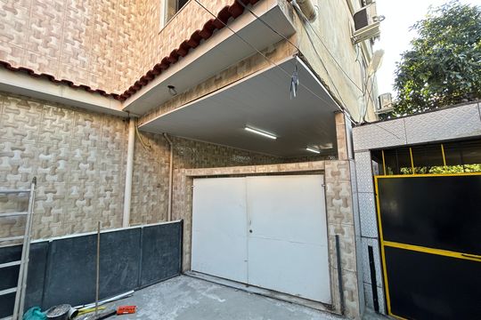 Fachada de casa para alugar com 2 quartos, 77m² em Marechal Hermes, Rio de Janeiro