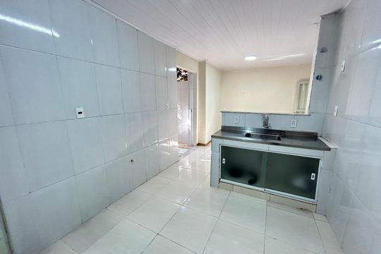 Cozinha de casa para alugar com 2 quartos, 77m² em Marechal Hermes, Rio de Janeiro