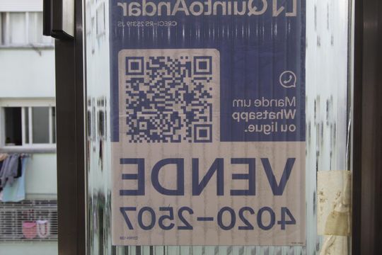 Placa de apartamento à venda com 2 quartos, 77m² em Jardim Leopoldina, Porto Alegre