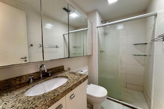 Banheiro de apartamento para alugar com 1 quarto, 43m² em Centro, Rio de Janeiro