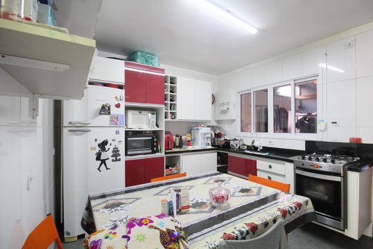 Cozinha de casa à venda com 3 quartos, 125m² em Parque Pinheiros, Taboão da Serra