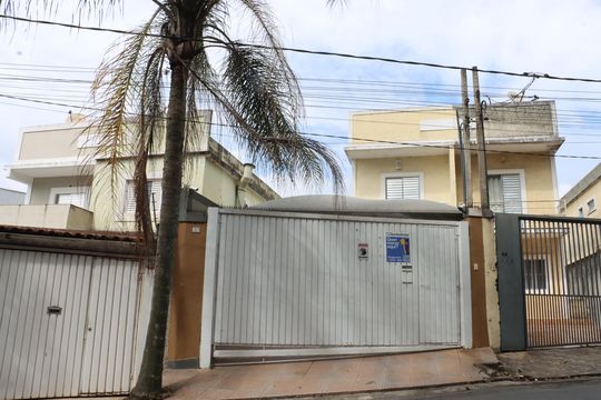 Casa para alugar com 3 quartos, 150m² em Jardim Barro Branco, Cotia