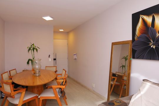 Sala de apartamento à venda com 2 quartos, 65m² em Jardim Lucinda, São Paulo