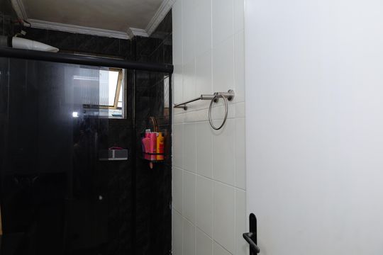 Apartamento à venda com 2 quartos, 65m² em Jardim Lucinda, São Paulo