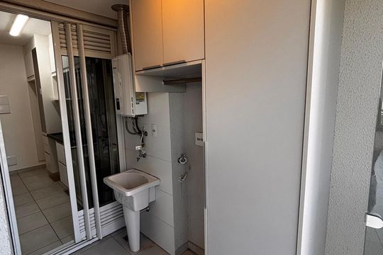 Lavanderia de apartamento para alugar com 2 quartos, 70m² em Empresarial 18 do Forte, Barueri
