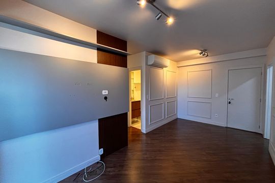 Sala de apartamento para alugar com 2 quartos, 70m² em Empresarial 18 do Forte, Barueri