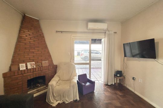 Sala de casa à venda com 2 quartos, 110m² em Vila Nova, Novo Hamburgo