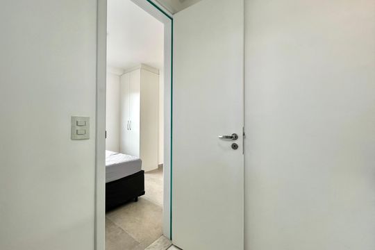 Banheiro de kitnet/studio para alugar com 1 quarto, 28m² em Mirandópolis, São Paulo