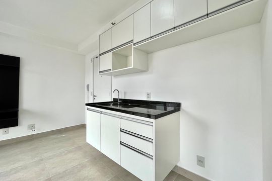 Cozinha de kitnet/studio para alugar com 1 quarto, 28m² em Mirandópolis, São Paulo