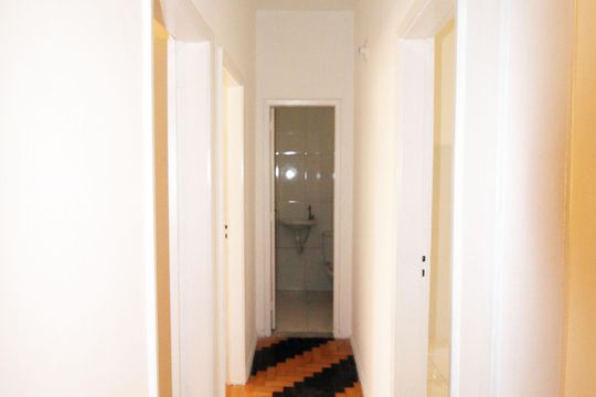 Corredor de apartamento à venda com 2 quartos, 67m² em Váz Lobo, Rio de Janeiro