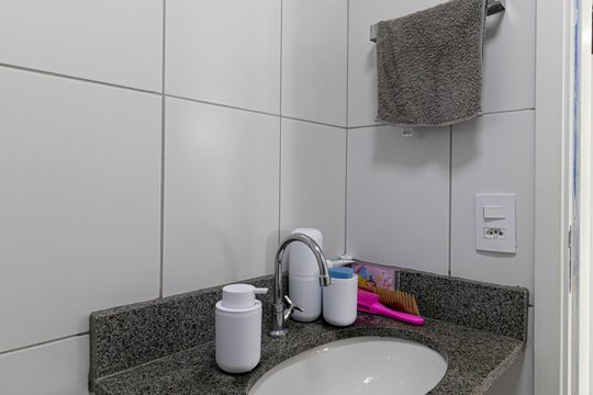 Banheiro de apartamento à venda com 2 quartos, 33m² em Vila Pierina, São Paulo