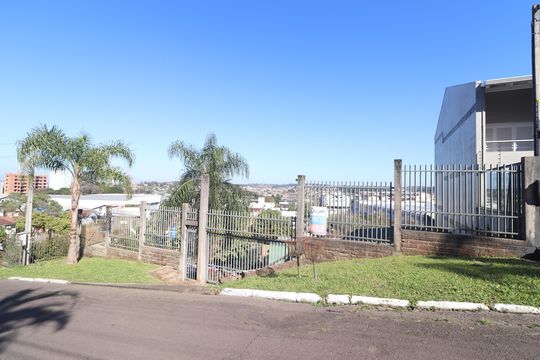 Fachada de casa à venda com 3 quartos, 140m² em Ouro Branco, Novo Hamburgo