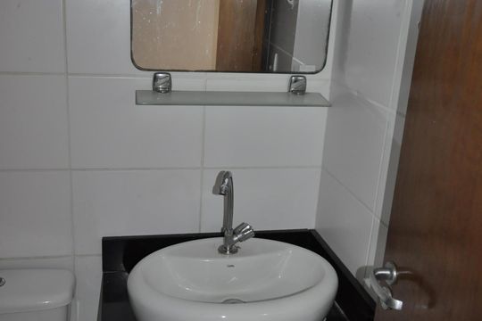 Banheiro da Suíte de apartamento para alugar com 2 quartos, 51m² em Del Castilho, Rio de Janeiro