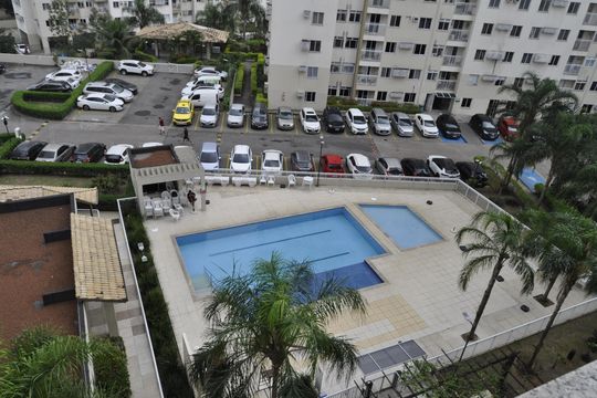 Vista da Suíte de apartamento para alugar com 2 quartos, 51m² em Del Castilho, Rio de Janeiro