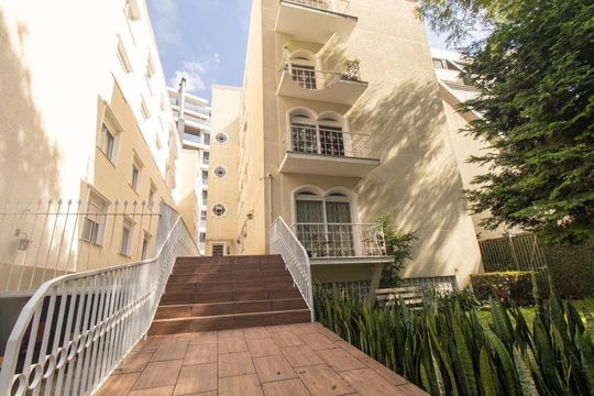 Fachada  de apartamento para alugar com 3 quartos, 110m² em Água Verde, Curitiba