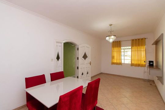 Casa para alugar com 3 quartos, 210m² em Vila Mazzei, São Paulo