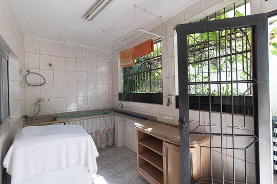 Área de Serviço de casa para alugar com 3 quartos, 210m² em Vila Mazzei, São Paulo