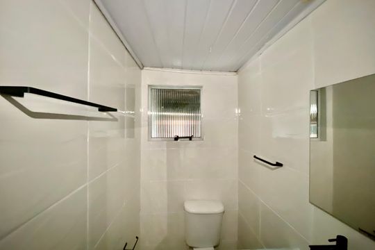 Banheiro de casa para alugar com 1 quarto, 26m² em Jardim Roberto, Osasco