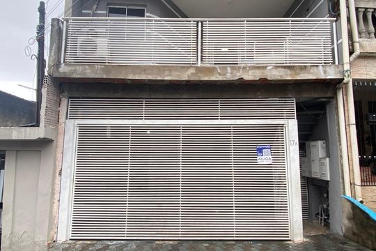 Fachada de casa para alugar com 1 quarto, 26m² em Jardim Roberto, Osasco