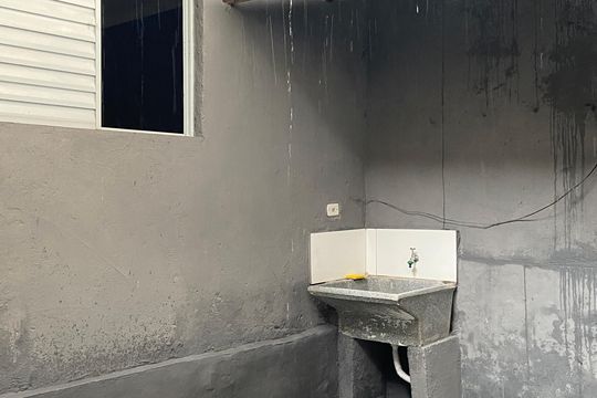 Área de Serviço de casa para alugar com 1 quarto, 26m² em Jardim Roberto, Osasco