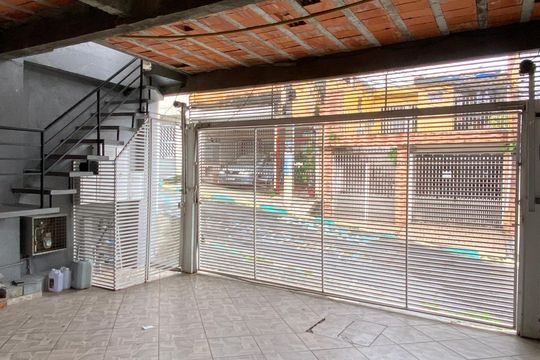 Garagem de casa para alugar com 1 quarto, 84m² em Jardim Roberto, Osasco