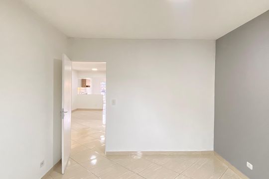 Quarto 2 de casa para alugar com 1 quarto, 84m² em Jardim Roberto, Osasco