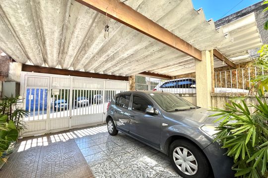 Garagem de casa à venda com 3 quartos, 180m² em Vila Santa Catarina, São Paulo