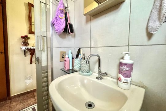 Banheiro social de casa à venda com 3 quartos, 180m² em Vila Santa Catarina, São Paulo