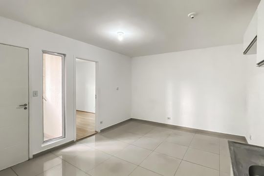 Sala/cozinha de apartamento para alugar com 2 quartos, 40m² em Burgo Paulista, São Paulo
