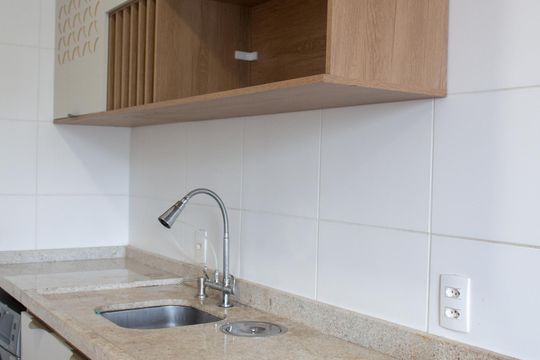 Cozinha de apartamento para alugar com 1 quarto, 28m² em Jardim Caravelas, São Paulo