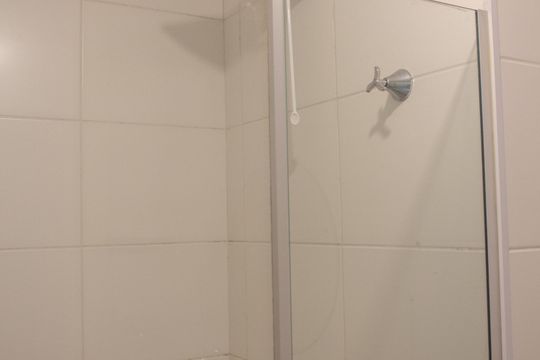 Banheiro da Suíte de apartamento para alugar com 1 quarto, 28m² em Jardim Caravelas, São Paulo