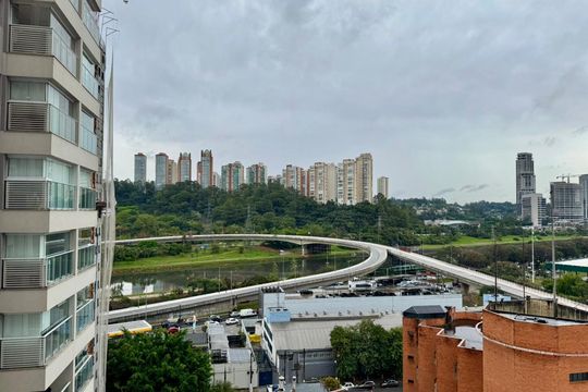 Varanda de kitnet/studio para alugar com 1 quarto, 28m² em Jardim Caravelas, São Paulo