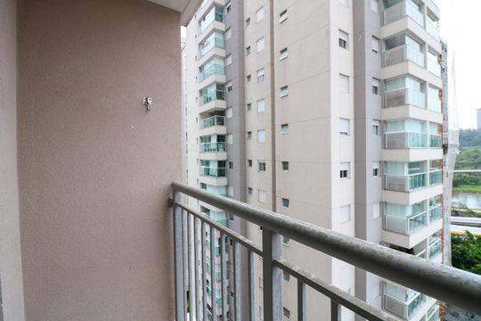 Varanda de kitnet/studio para alugar com 1 quarto, 28m² em Jardim Caravelas, São Paulo