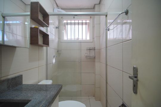Banheiro de apartamento para alugar com 2 quartos, 64m² em Scharlau, São Leopoldo