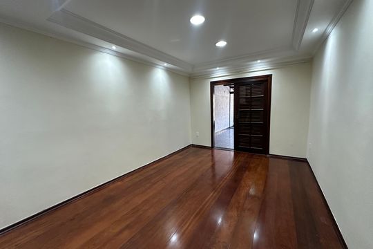 Casa à venda com 3 quartos, 240m² em Vila Engenho Novo, Barueri