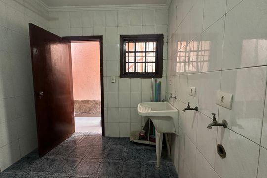 Área de Serviço de casa à venda com 3 quartos, 240m² em Vila Engenho Novo, Barueri