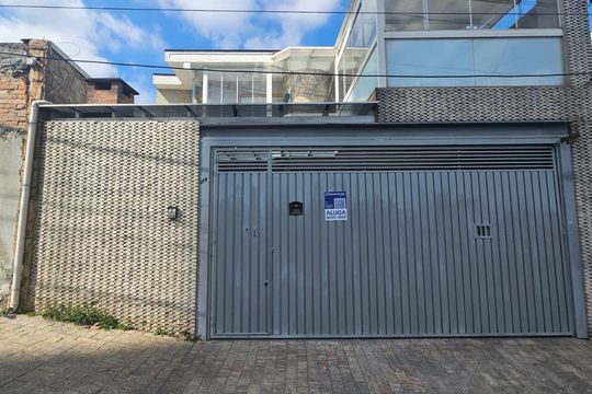 Fachada de casa para alugar com 3 quartos, 115m² em Vila Matilde, São Paulo