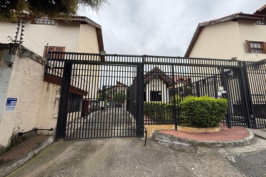 Fachada  de casa de condomínio à venda com 4 quartos, 250m² em Vila Rosália, Guarulhos