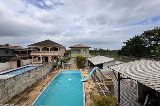 Edícula - Sala - Vista de casa de condomínio para alugar com 4 quartos, 550m² em Vargem Pequena, Rio de Janeiro