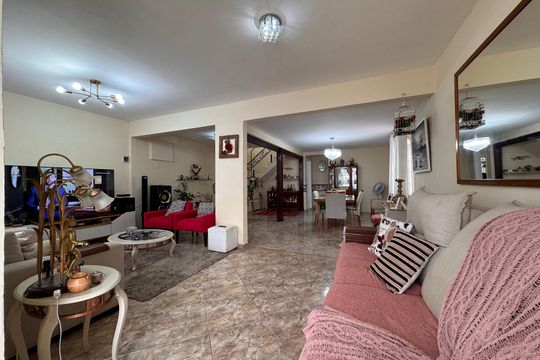 Sala de casa de condomínio à venda com 4 quartos, 550m² em Vargem Pequena, Rio de Janeiro