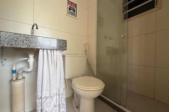 Banheiro da suíte de apartamento à venda com 3 quartos, 60m² em Pechincha, Rio de Janeiro