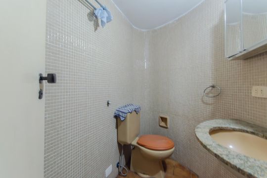 Banheiro de apartamento para alugar com 1 quarto, 36m² em Liberdade, São Paulo