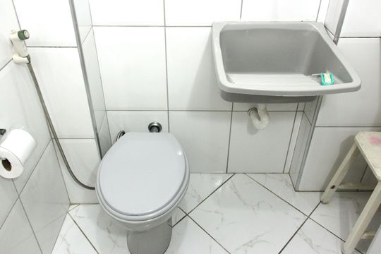 Banheiro de apartamento para alugar com 1 quarto, 60m² em Boqueirão, Santos